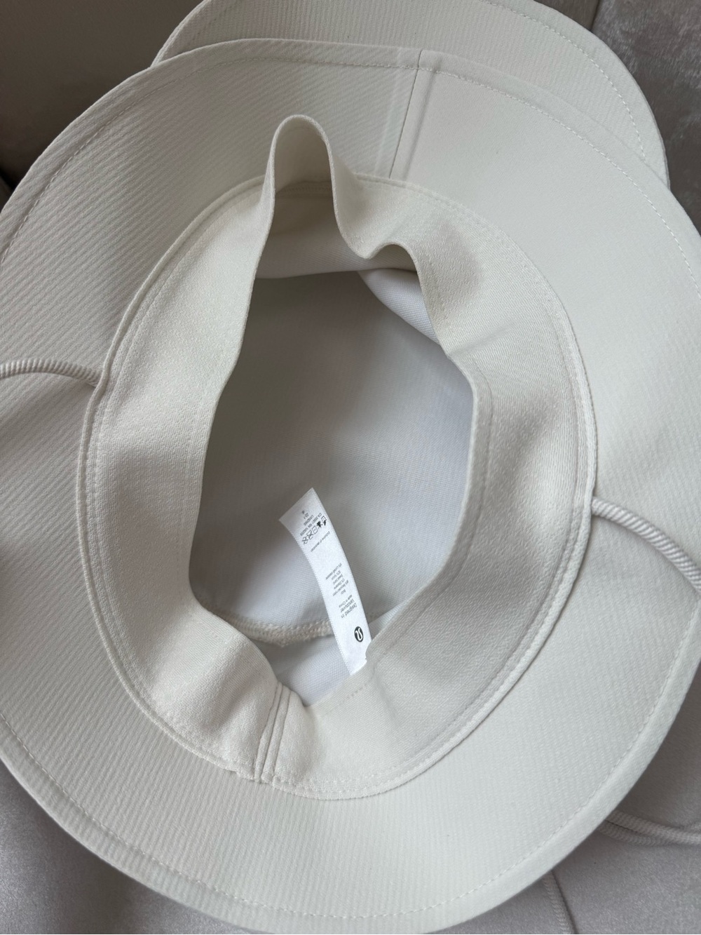 Lululemon hat - Picture 4 of 5